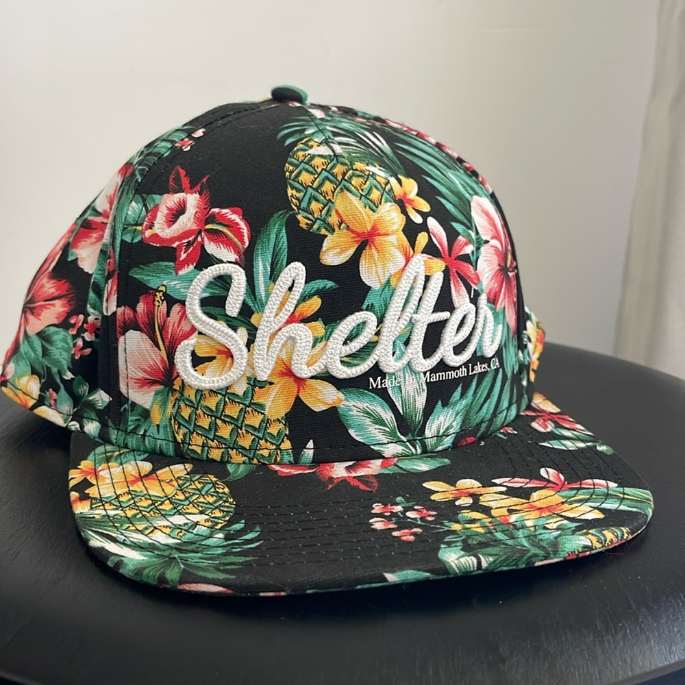 NWOT Mammoth Mountains Shelter Distilling Floral Print Hat